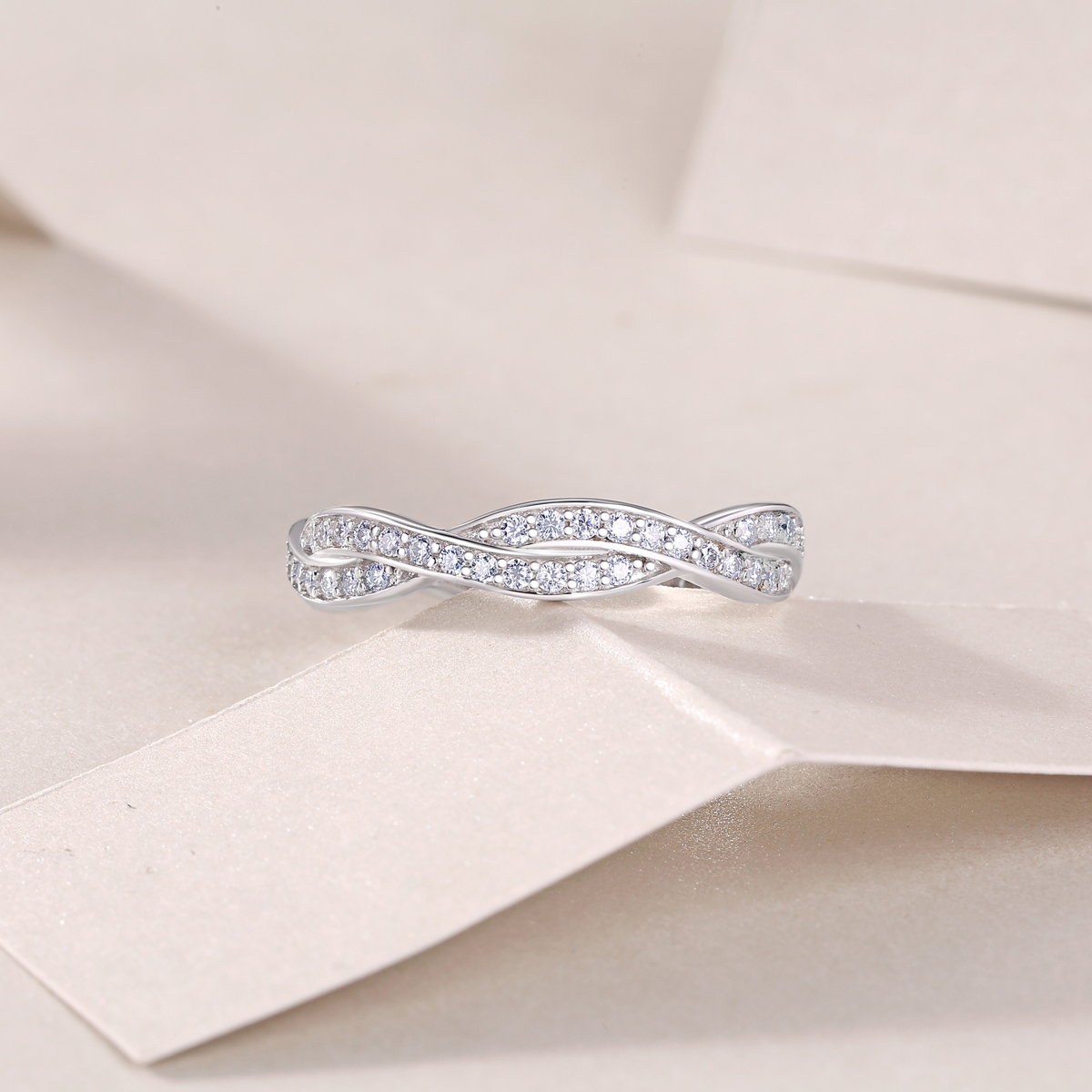 Dream - A Wedding Ring Set With Top-quality Moissanite In Silver And Platinum-plated. The